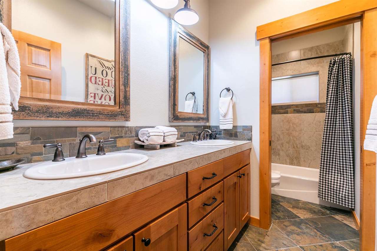 10415 Winter Creek Loop Truckee, CA 96161 - Photo 13 of 16