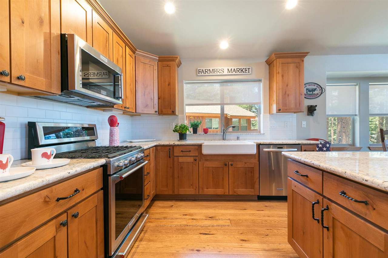 10415 Winter Creek Loop Truckee, CA 96161 - Photo 9 of 16