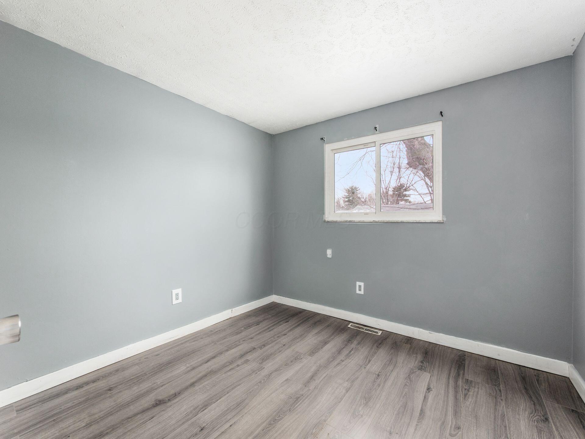 3622 Alpena Road Columbus, OH 43232 - Photo 20 of 35 Luxury Vinyl Plank Flooring.