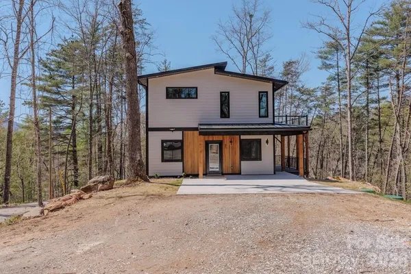 a view of a house with a outdoor space
