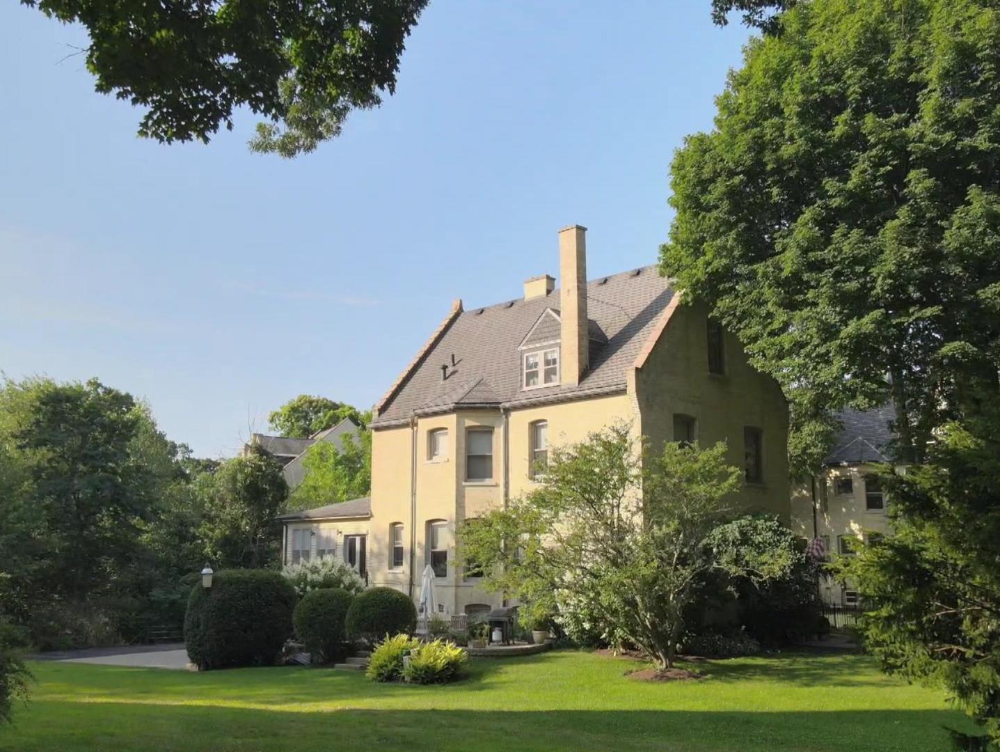 36 MacArthur Loop Highland Park, IL 60035 - Photo 4 of 24