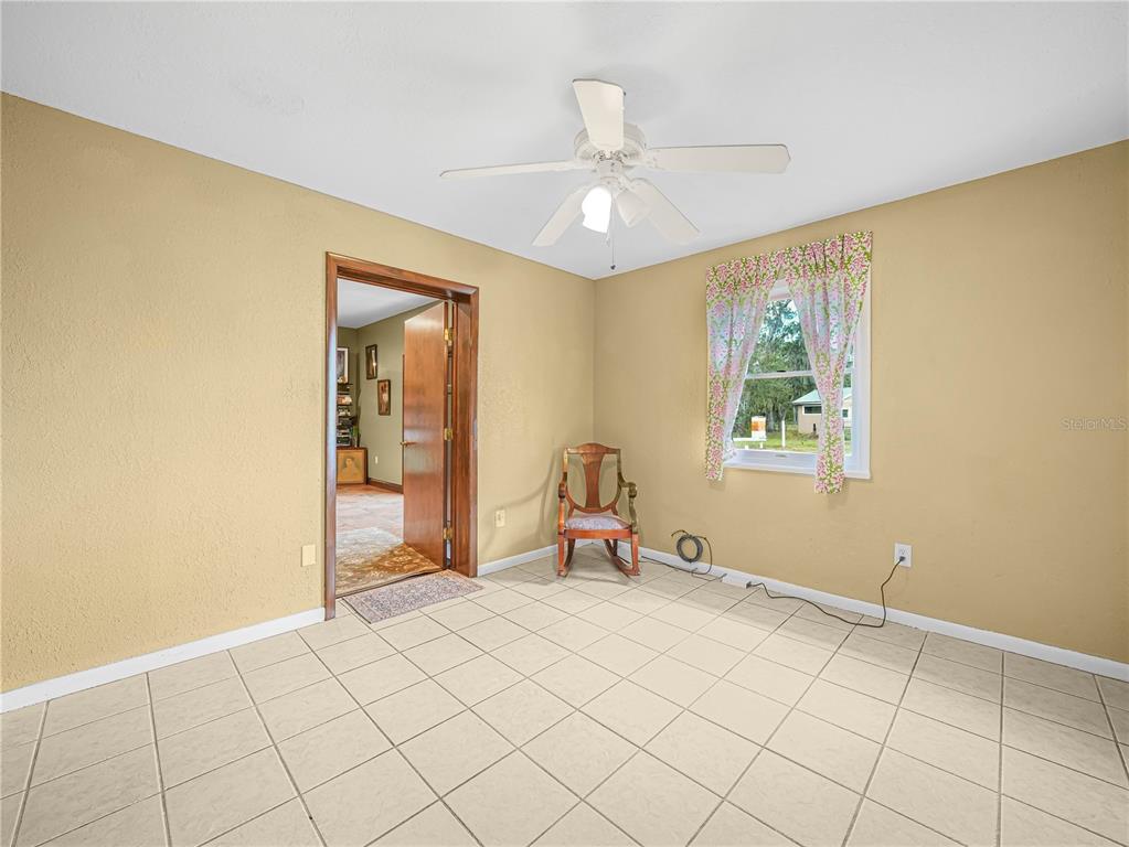 3963 Mammoth Grove Road Lake Wales, FL 33898 - Photo 28 of 42 a view of an empty room and window