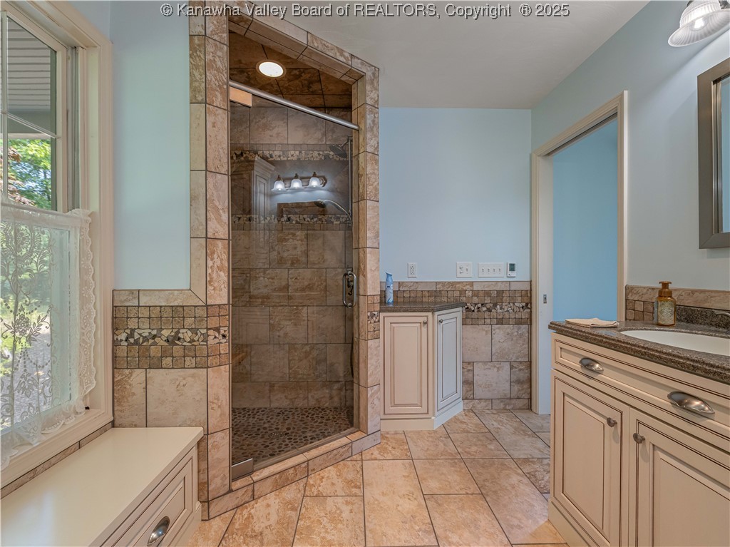 564 Bowles Dodson Road Red House, WV 25168 - Photo 12 of 41 Gallery Image 12