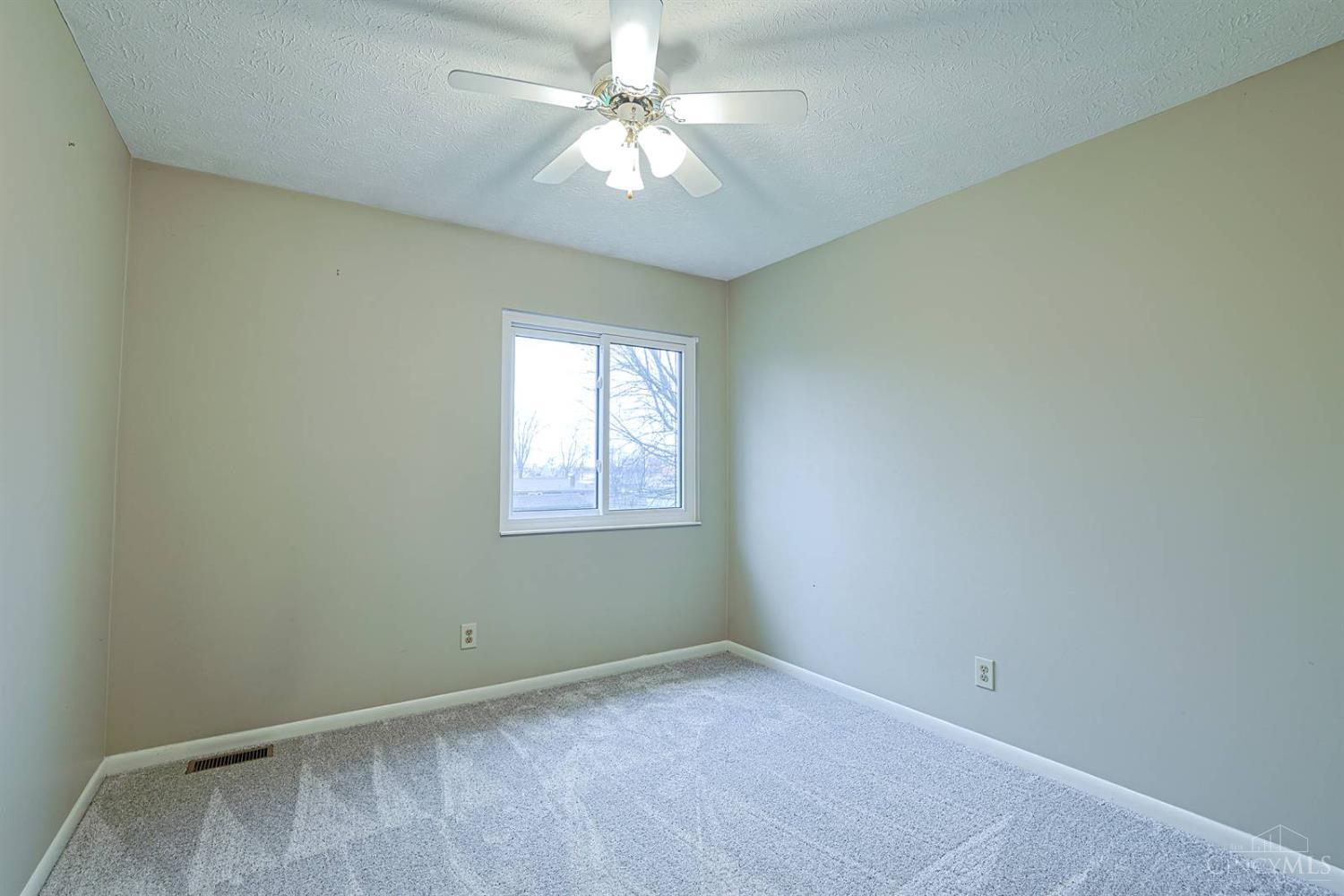 771 Regent Road Cincinnati, OH 45245 - Photo 32 of 42 Gallery Image 32