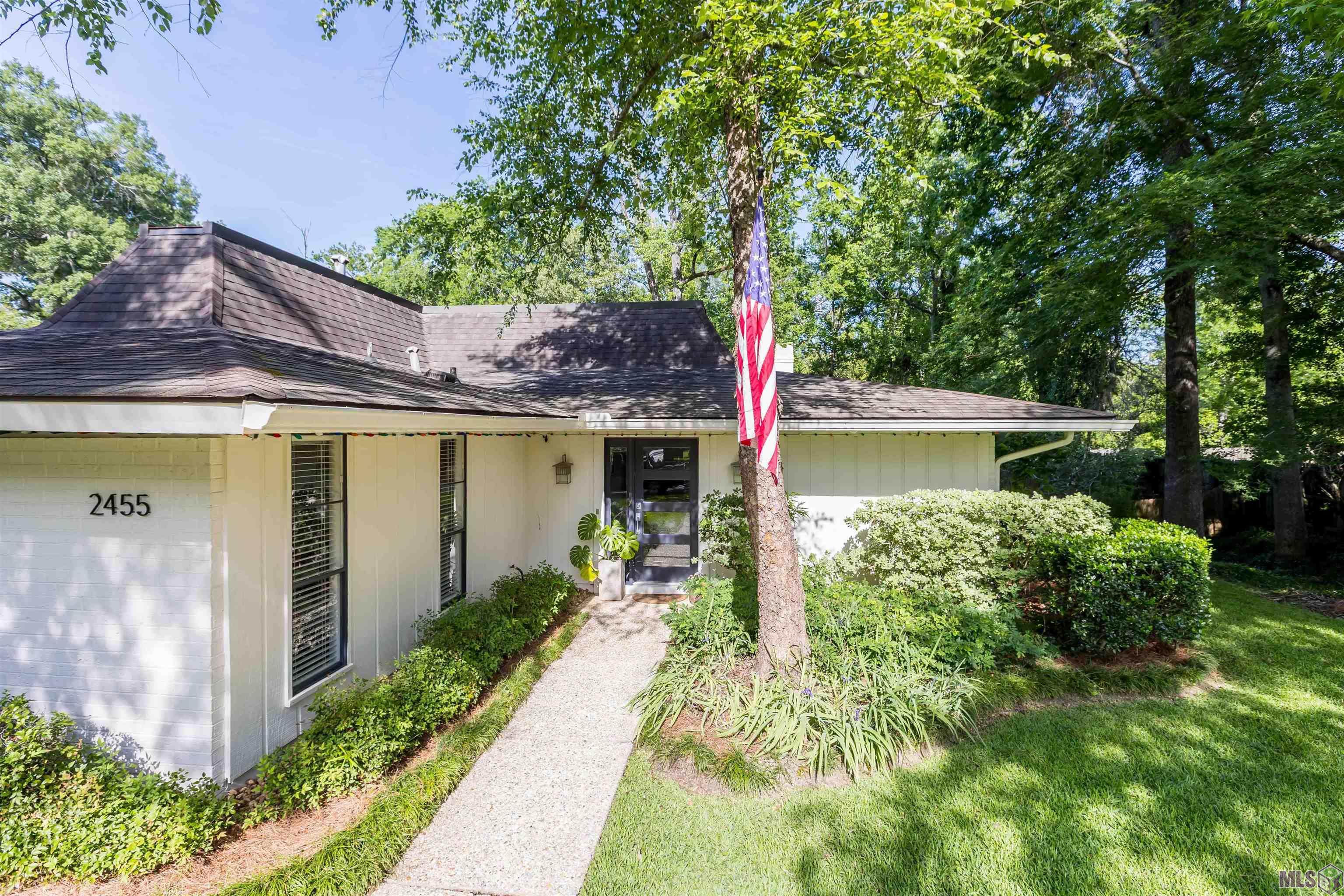 2455 Woodland Ridge Boulevard Baton Rouge, LA 70816 - Photo 2 of 22