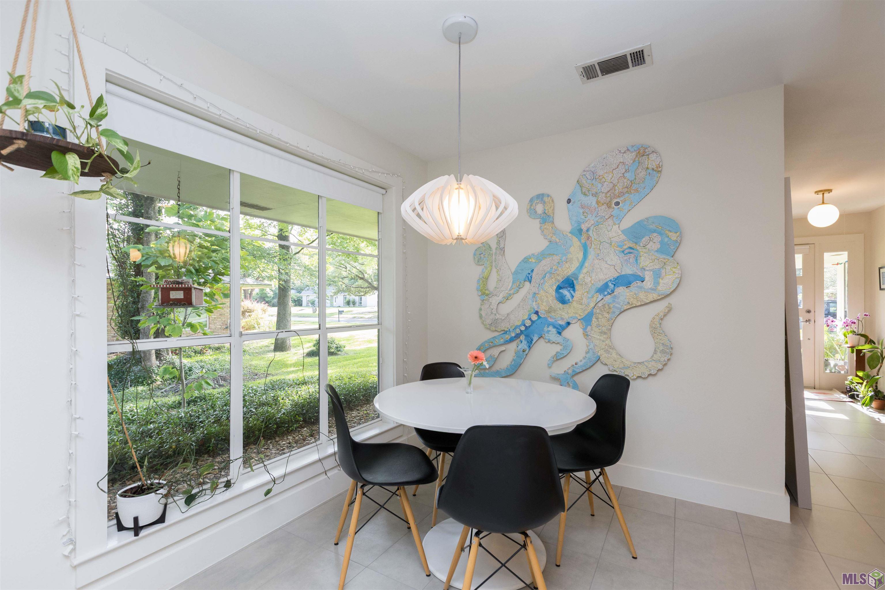 2455 Woodland Ridge Boulevard Baton Rouge, LA 70816 - Photo 10 of 22 Breakfast Room