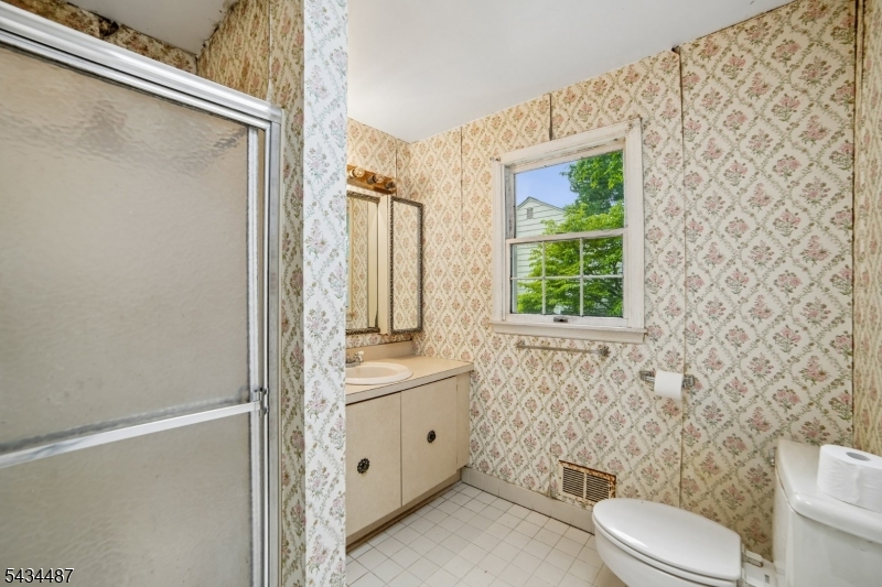137 Beekman Road Summit, NJ 07901 - Photo 21 of 44