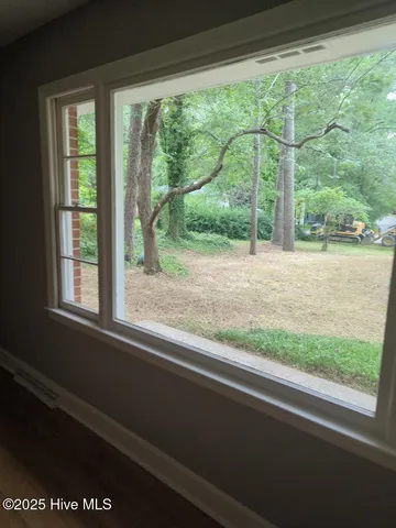 $2,150 | 23 South Circle Drive, Chapel Hill, NC 27516