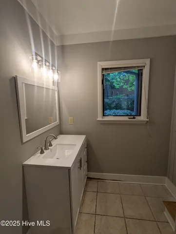 $2,150 | 23 South Circle Drive, Chapel Hill, NC 27516