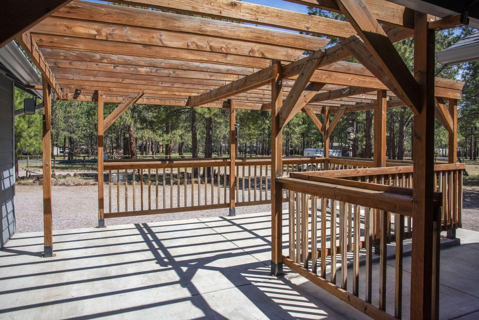 14866 Bluegrass Loop Sisters, OR 97759 - Photo 19 of 23