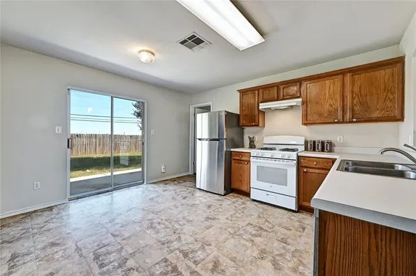 $1,750 | 11724 Gemmer Street, Del Valle, TX 78617
