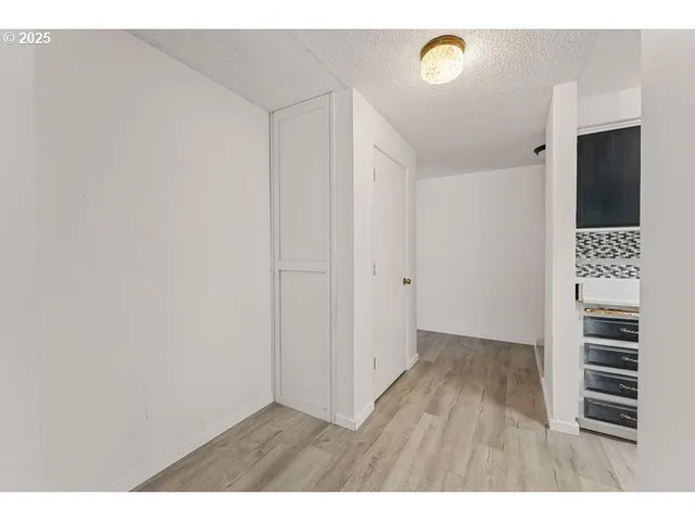 $325,000 | 2098 Delta Waters Road, Medford, OR 97504