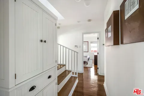 $1,264,000 | 5124 South Mullen Avenue, Los Angeles, CA 90043