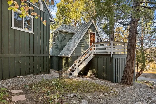 $875,000 | 226 Holiday Drive, Lake Arrowhead, CA 92352