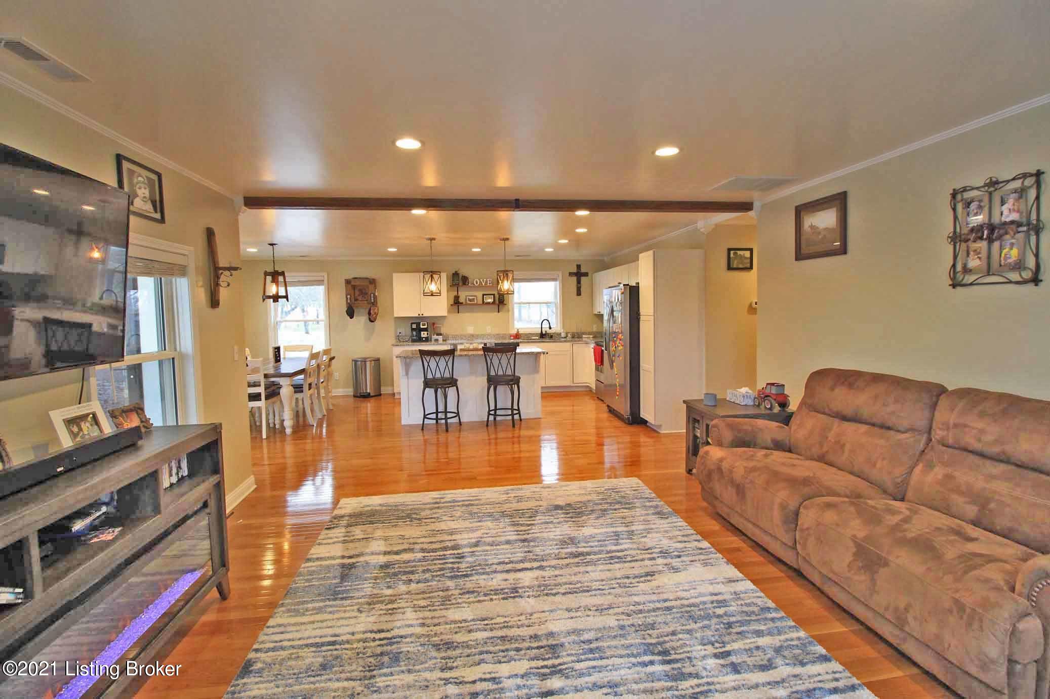 2236 Mt Zion Road Frankfort, KY 40601 - Photo 40 of 40 Large Family Room - OpenFloor Plan