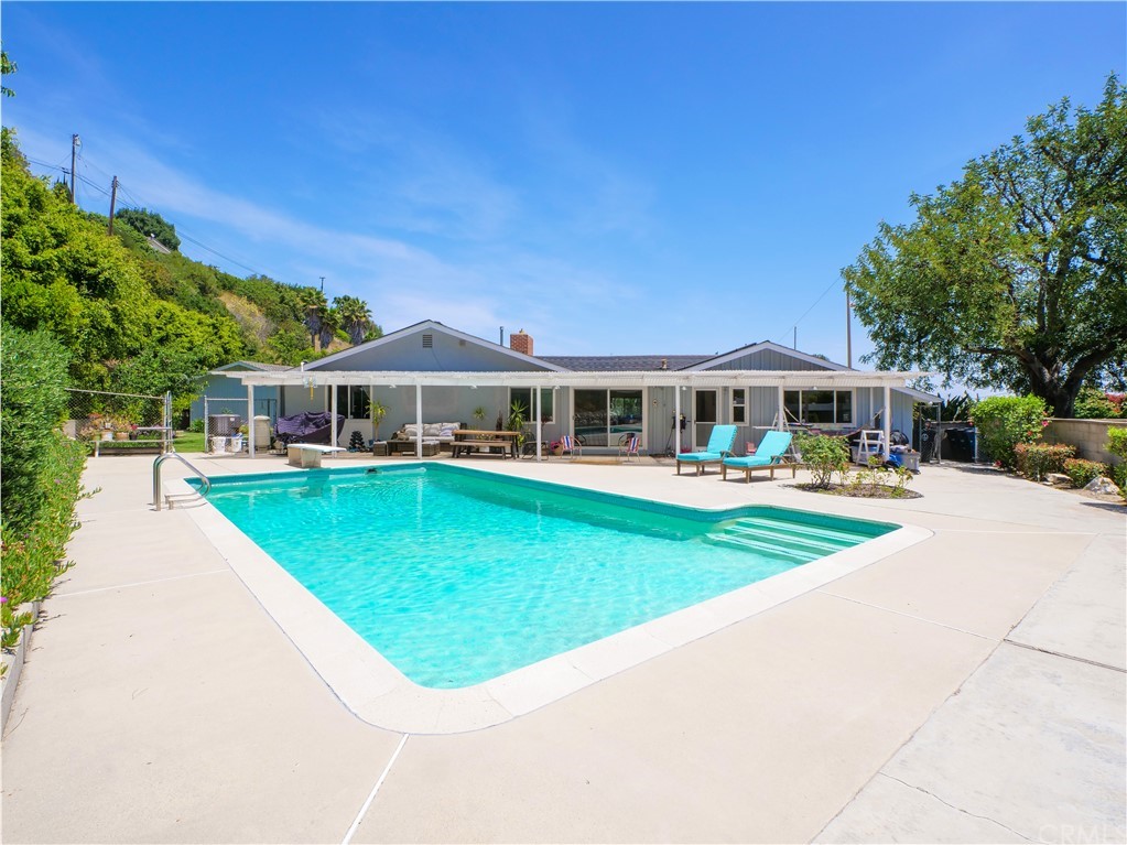 5063 Foxpoint Lane Rolling Hills Estates, CA 90274 - Photo 30 of 35 a front view of house with yard and green space
