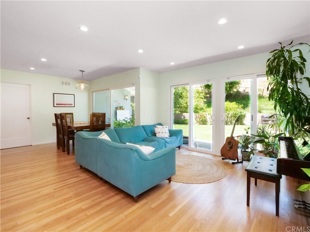 5063 Foxpoint Lane Rolling Hills Estates, CA 90274 - Photo 3 of 35 a living room with furniture and a large window