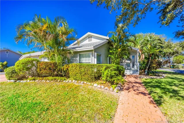 $685,000 | 4060 Northeast Breakwater Drive, Jensen Beach, FL 34957