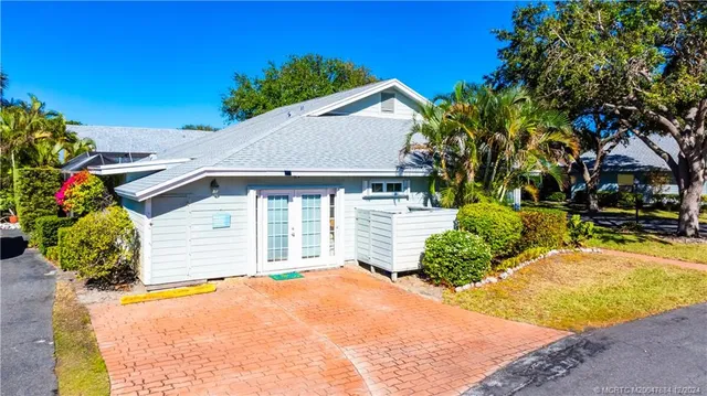 $685,000 | 4060 Northeast Breakwater Drive, Jensen Beach, FL 34957