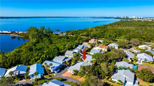 $685,000 | 4060 Northeast Breakwater Drive, Jensen Beach, FL 34957