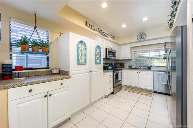 $685,000 | 4060 Northeast Breakwater Drive, Jensen Beach, FL 34957