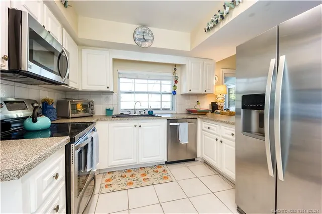$685,000 | 4060 Northeast Breakwater Drive, Jensen Beach, FL 34957
