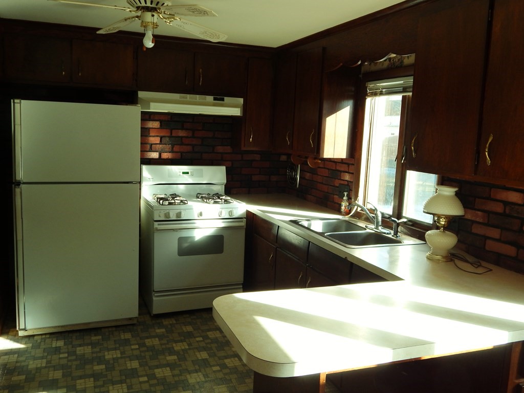 75 Clydesdale Lane Springfield, MA 01129 - Photo 5 of 14 Gallery Image 5