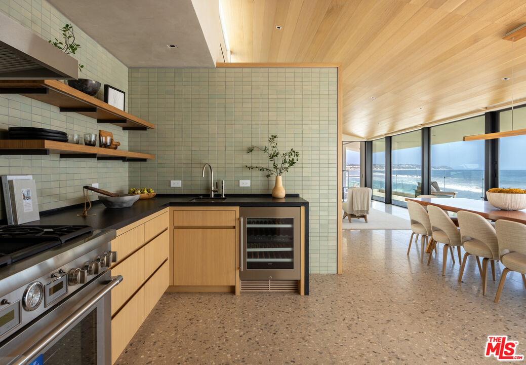 31388 Broad Beach Road Malibu, CA 90265 - Photo 8 of 36