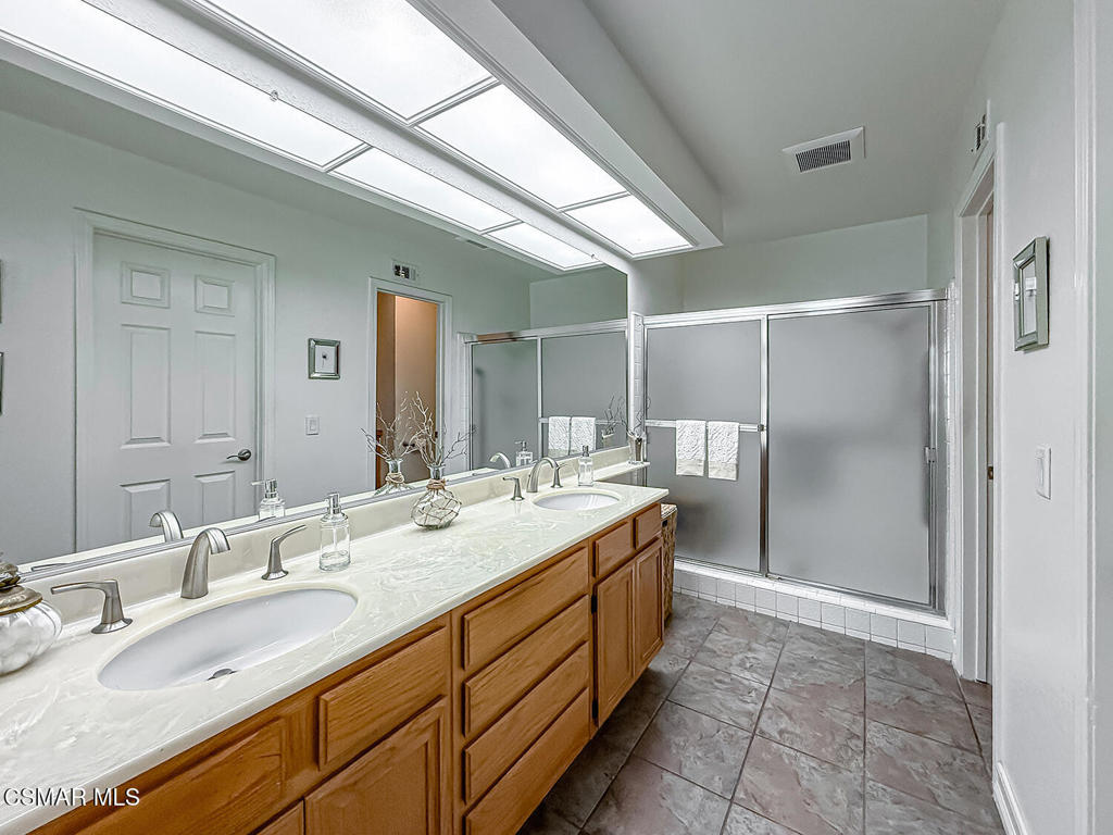 657 Cartpath Place Simi Valley, CA 93065 - Photo 16 of 30