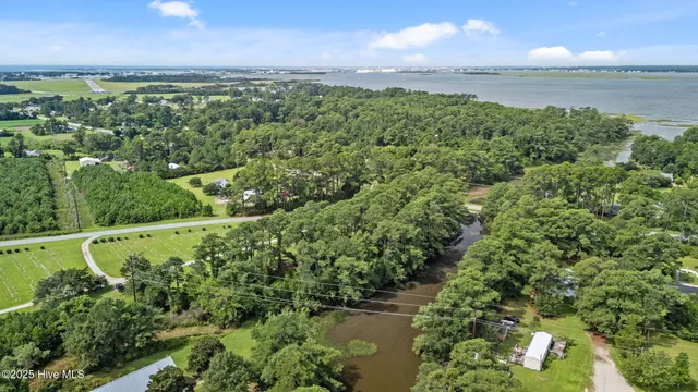 $100,000 | 806 Highway 101, Beaufort, NC 28516