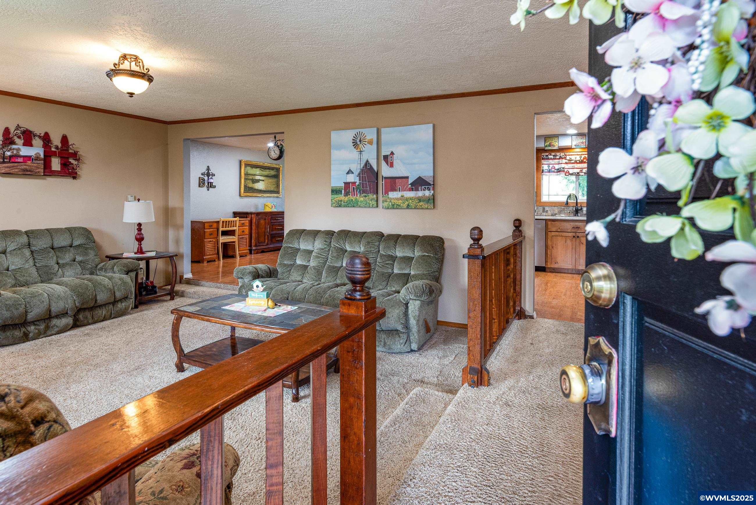 33510 Millview Way Lebanon, OR 97355 - Photo 6 of 36 Gallery Image 6