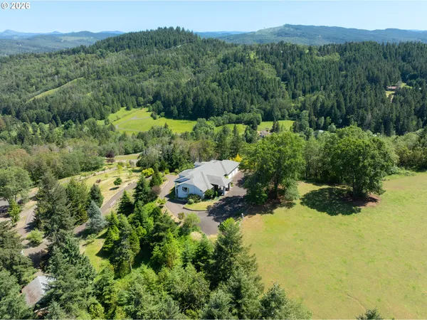 $1,158,000 | 462 Lillian Lane, Roseburg, OR 97471