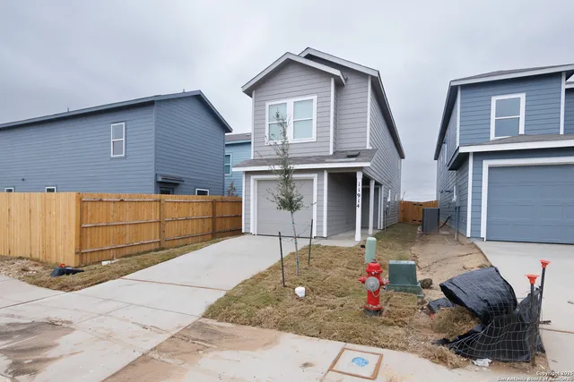 $1,475 | 11914 Bluebell Ridge, Converse, TX 78109