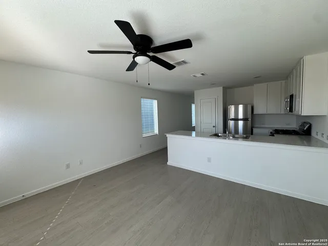 $1,475 | 11914 Bluebell Ridge, Converse, TX 78109