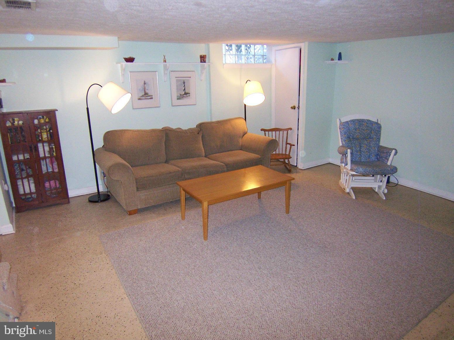 1702 Aberdeen Road Baltimore, MD 21286 - Photo 21 of 24 Family Room