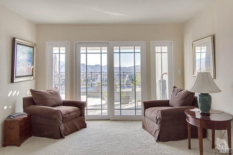 520 San Clemente Way Camarillo, CA 93010 - Photo 14 of 49 a living room with furniture and a window