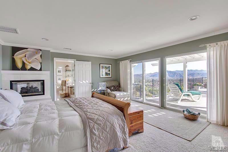 520 San Clemente Way Camarillo, CA 93010 - Photo 15 of 49 a spacious bedroom with a large bed and a large window