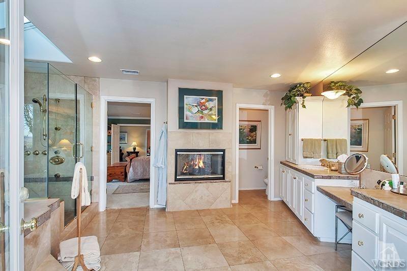 520 San Clemente Way Camarillo, CA 93010 - Photo 17 of 49 a large en suite bathroom with sink and mirror