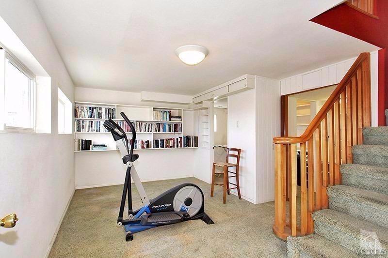 520 San Clemente Way Camarillo, CA 93010 - Photo 34 of 49 a view of a room with gym equipment