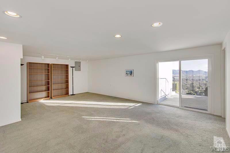 520 San Clemente Way Camarillo, CA 93010 - Photo 38 of 49 a view of an empty room with a window