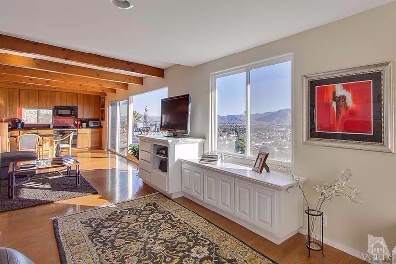520 San Clemente Way Camarillo, CA 93010 - Photo 10 of 49 a living room with furniture and a flat screen tv