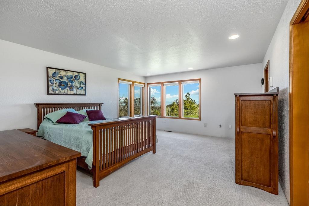 6601 Pioneer Road Medford, OR 97501 - Photo 22 of 35 Additional Photo