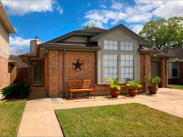 $162,000 | 132 Cotton Drive, Lake Jackson, TX 77566