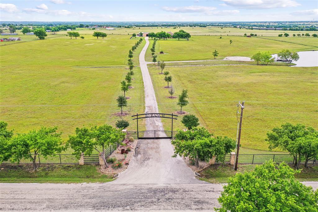 10400 Freeman Road Sanger, TX 76266 - Photo 2 of 40