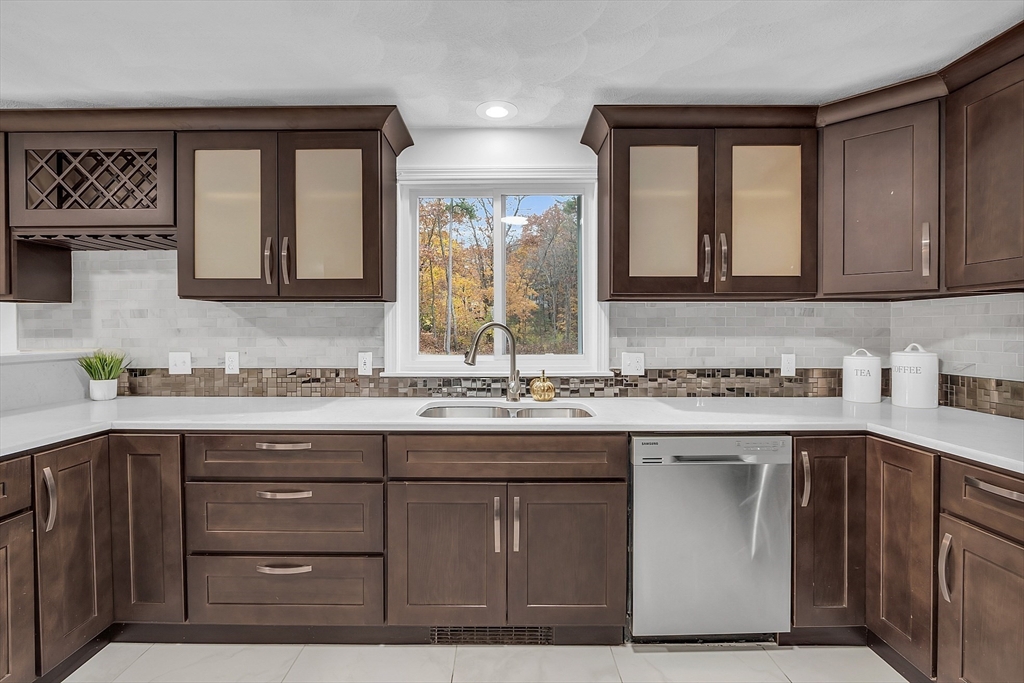 2 Vera Road Middleton, MA 01949 - Photo 13 of 26