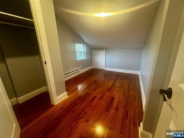 $2,800 | 114 Cloverdale Avenue, Unit 2, Paramus, NJ 07652