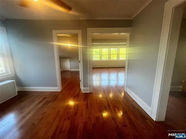 $2,800 | 114 Cloverdale Avenue, Unit 2, Paramus, NJ 07652