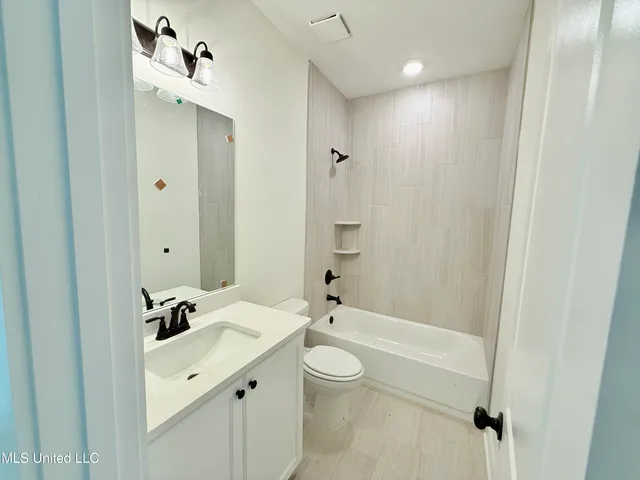 $411,900 | 1198 Creekside Lane, Hernando, MS 38632