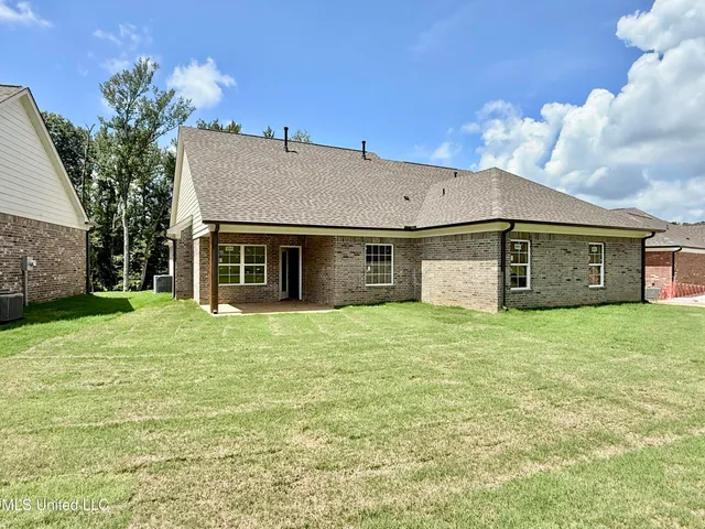 $411,900 | 1198 Creekside Lane, Hernando, MS 38632