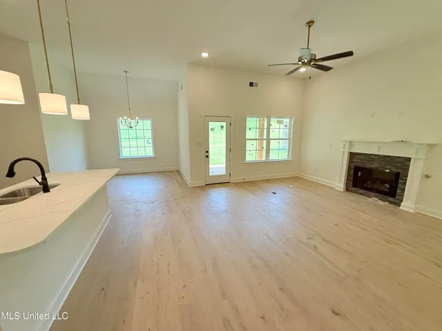 $411,900 | 1198 Creekside Lane, Hernando, MS 38632